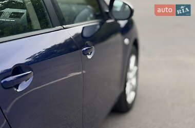 Хэтчбек Mazda 3 2010 в 