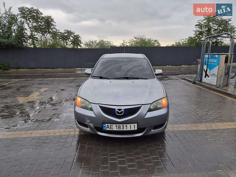Седан Mazda 3 2004 в Дніпрі