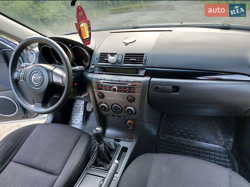 Хетчбек Mazda 3 2007 в Чернівцях