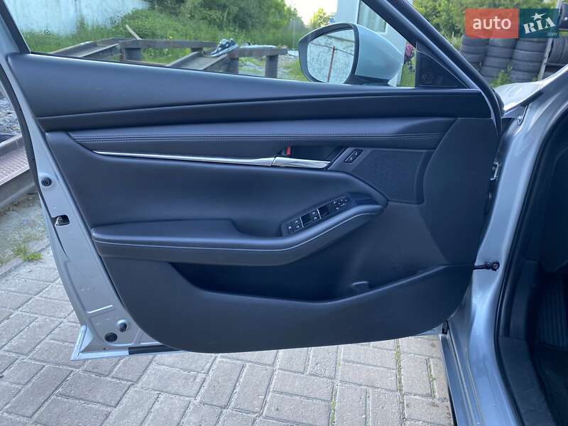 Седан Mazda 3 2019 в Львові