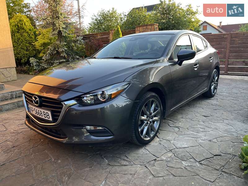 Седан Mazda 3 2018 в 