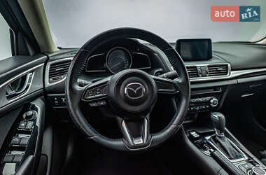 Седан Mazda 3 2017 в 