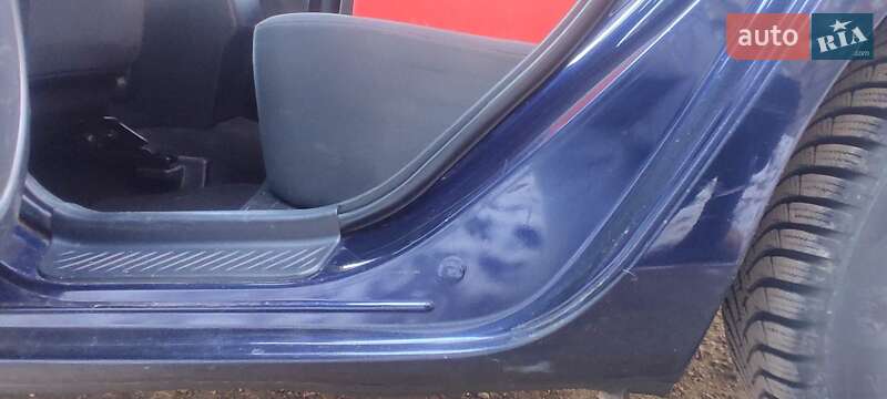 Хэтчбек Mazda 3 2008 в Житомире
