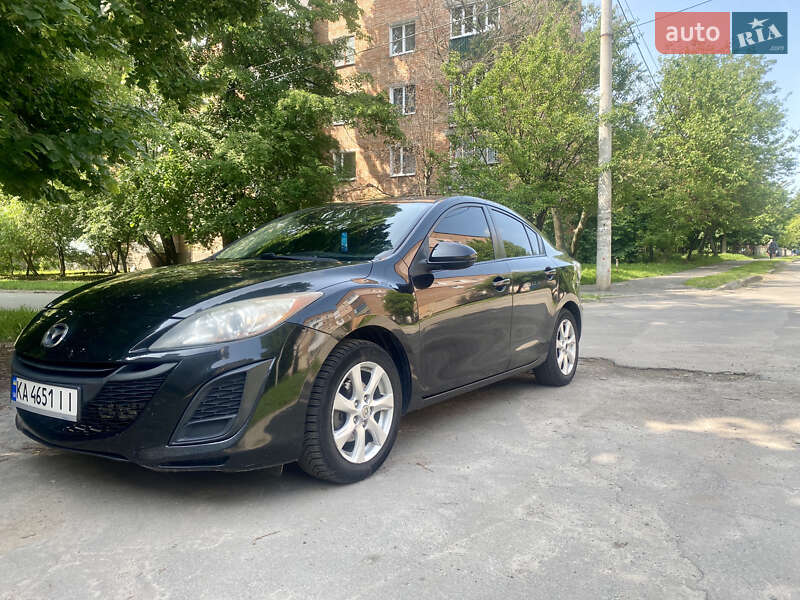 Седан Mazda 3 2010 в Умани