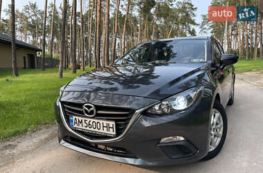 Седан Mazda 3 2015 в Житомире