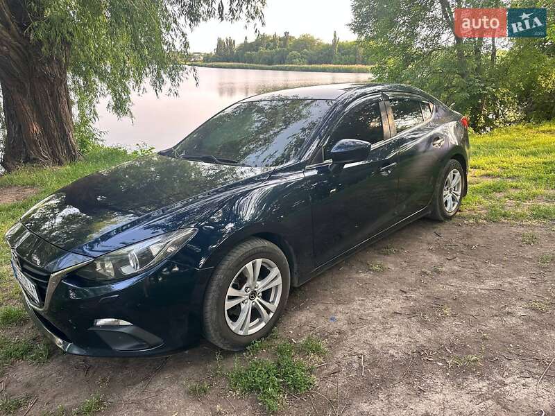Седан Mazda 3 2015 в Криничках