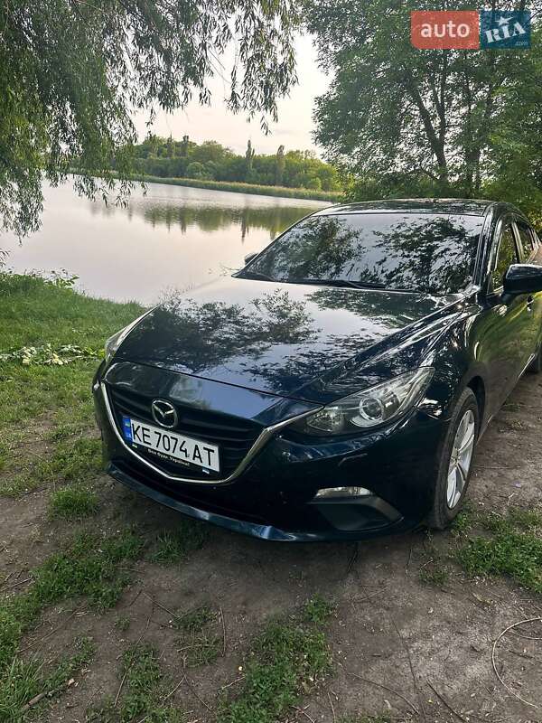 Седан Mazda 3 2015 в Криничках