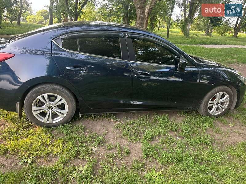 Седан Mazda 3 2015 в Криничках