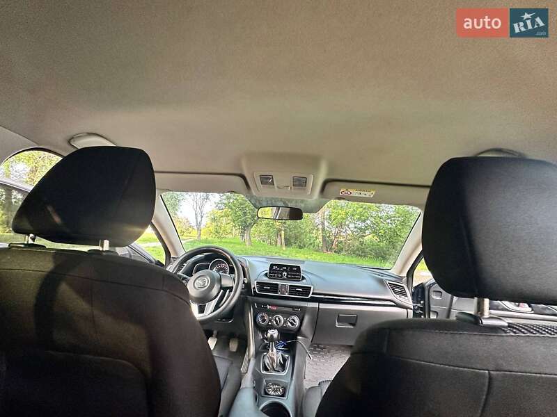 Седан Mazda 3 2015 в Криничках