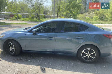 Седан Mazda 3 2016 в Дніпрі