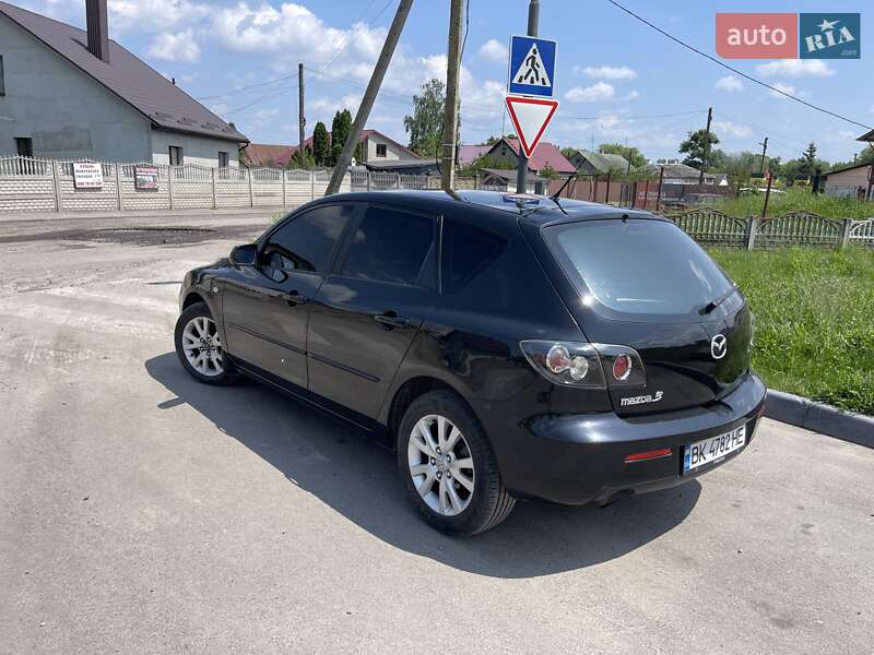 Хэтчбек Mazda 3 2007 в Остроге