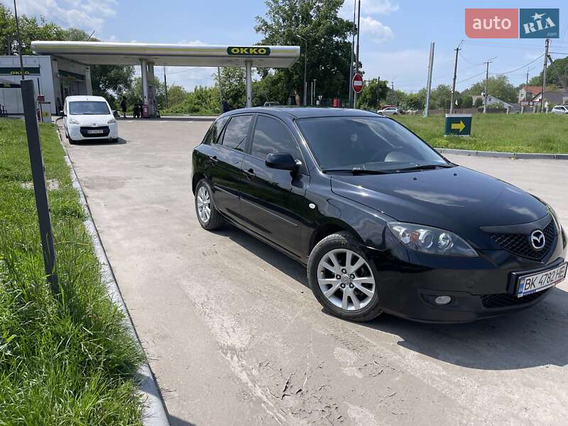 Хэтчбек Mazda 3 2007 в Остроге