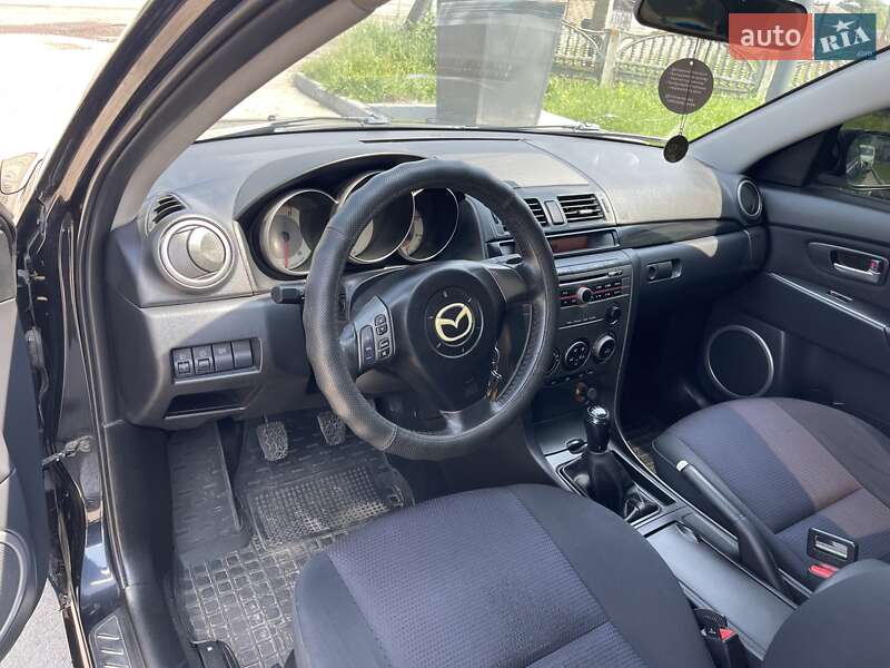 Хэтчбек Mazda 3 2007 в Остроге