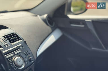 Хэтчбек Mazda 3 2010 в 