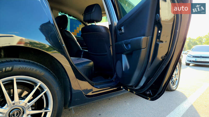 Седан Mazda 3 2005 в Запорожье