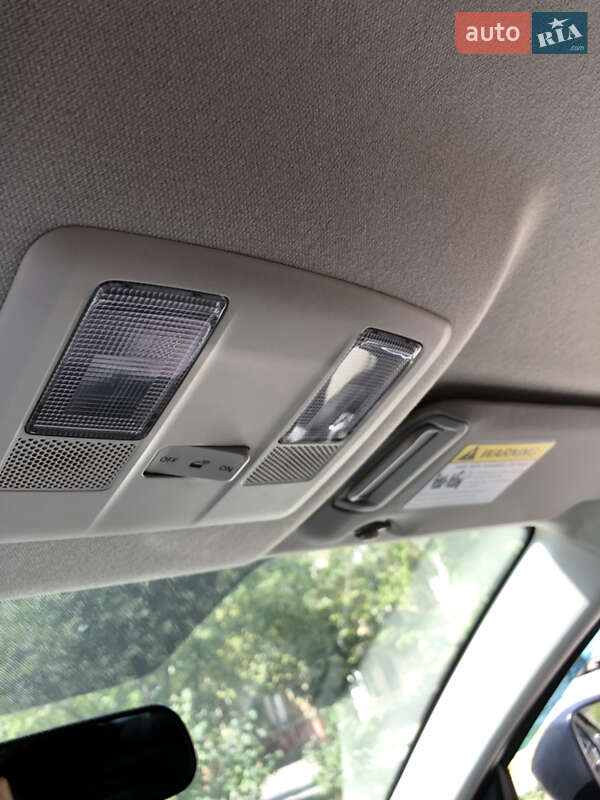 Седан Mazda 3 2014 в Днепре