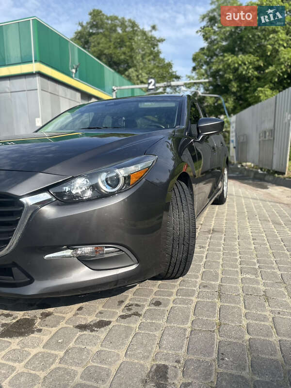 Седан Mazda 3 2017 в Львове