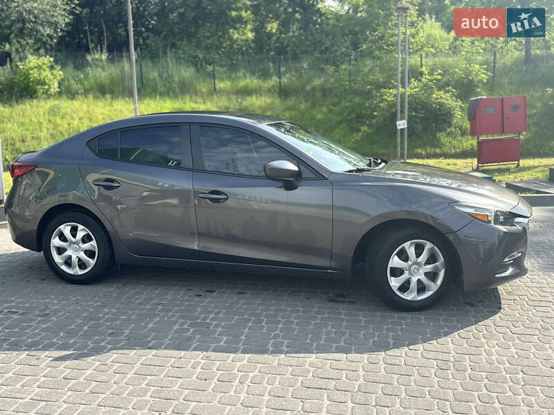 Седан Mazda 3 2017 в Львове