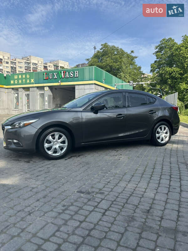 Седан Mazda 3 2017 в Львове
