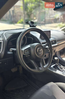 Седан Mazda 3 2017 в 