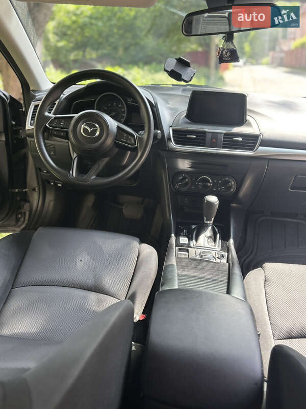 Седан Mazda 3 2017 в Львове