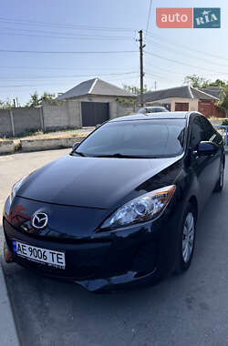 Седан Mazda 3 2013 в Дніпрі