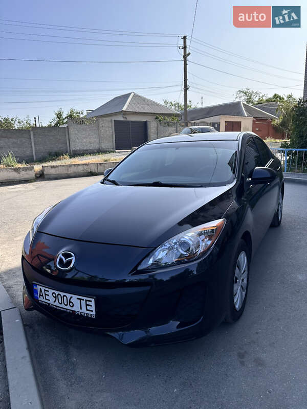 Седан Mazda 3 2013 в Днепре