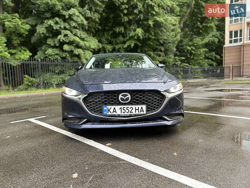 Седан Mazda 3 2019 в Киеве