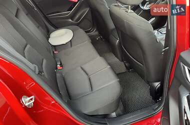 Седан Mazda 3 2016 в 