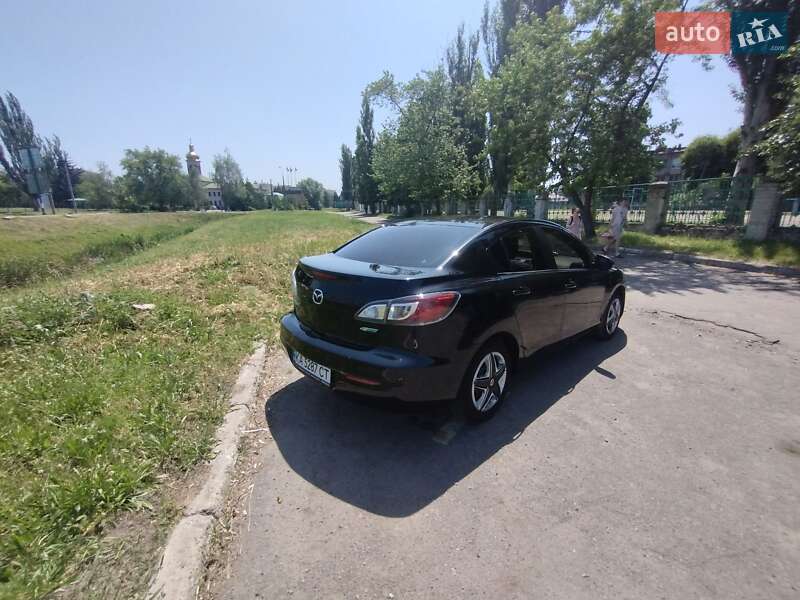 Седан Mazda 3 2012 в Кременчуге