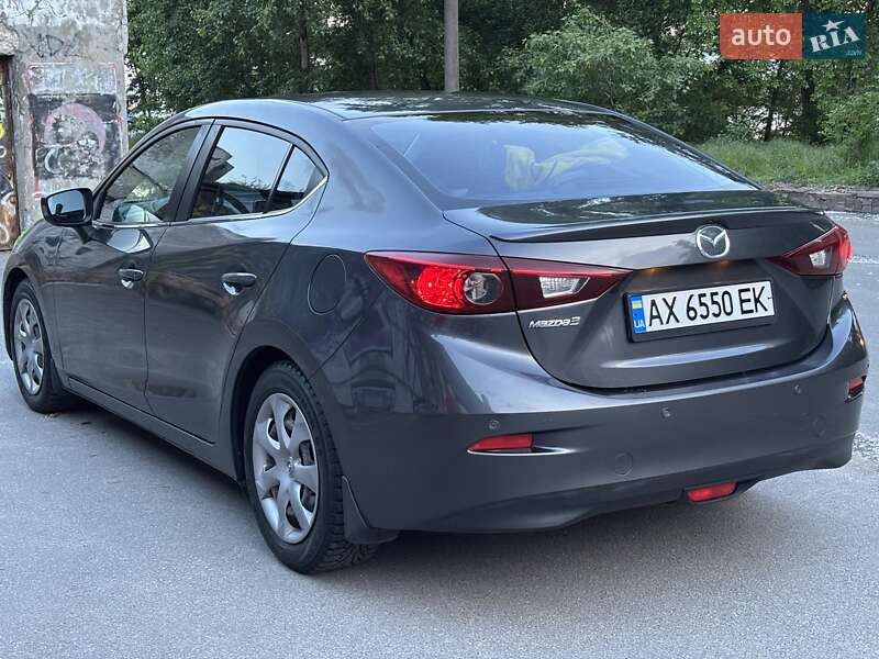 Седан Mazda 3 2015 в Днепре