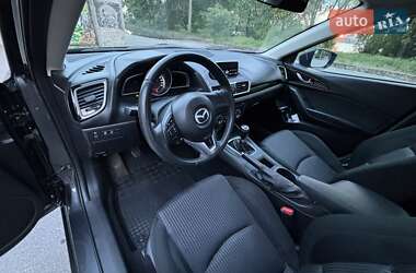 Седан Mazda 3 2015 в 