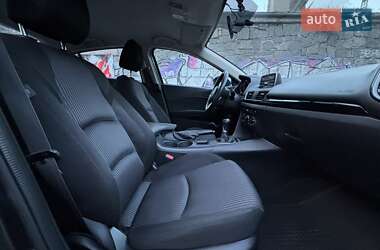 Седан Mazda 3 2015 в 