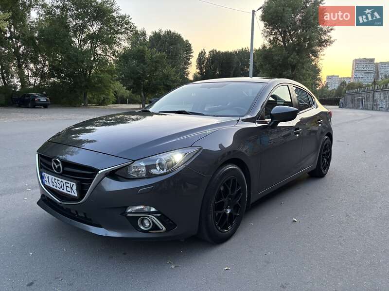 Седан Mazda 3 2015 в Днепре