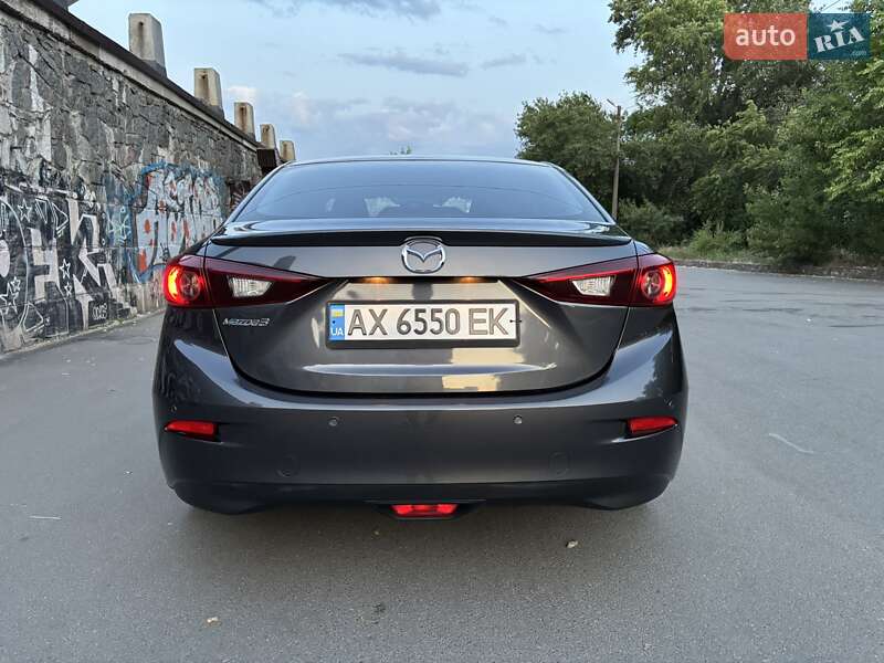 Седан Mazda 3 2015 в Днепре