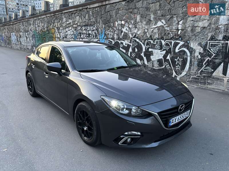 Седан Mazda 3 2015 в Днепре