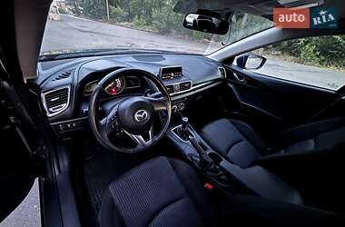 Седан Mazda 3 2015 в 