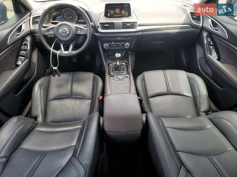 Хэтчбек Mazda 3 2017 в Львове