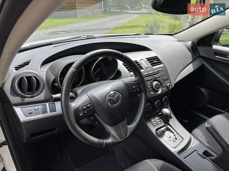 Хетчбек Mazda 3 2011 в Луцьку