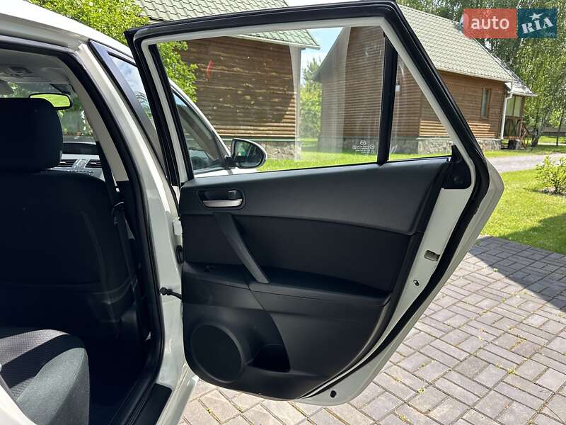 Хетчбек Mazda 3 2011 в Луцьку