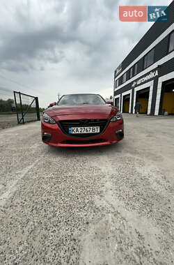 Седан Mazda 3 2016 в Киеве
