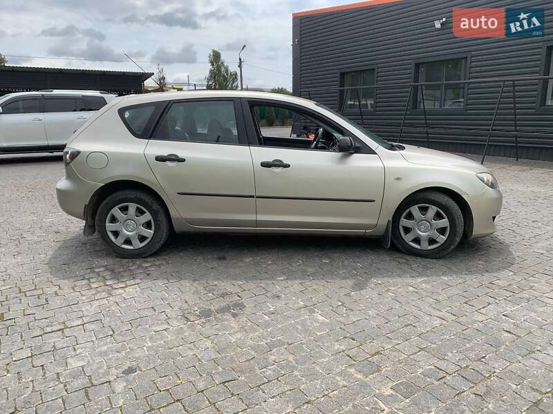 Хэтчбек Mazda 3 2005 в Коростышеве