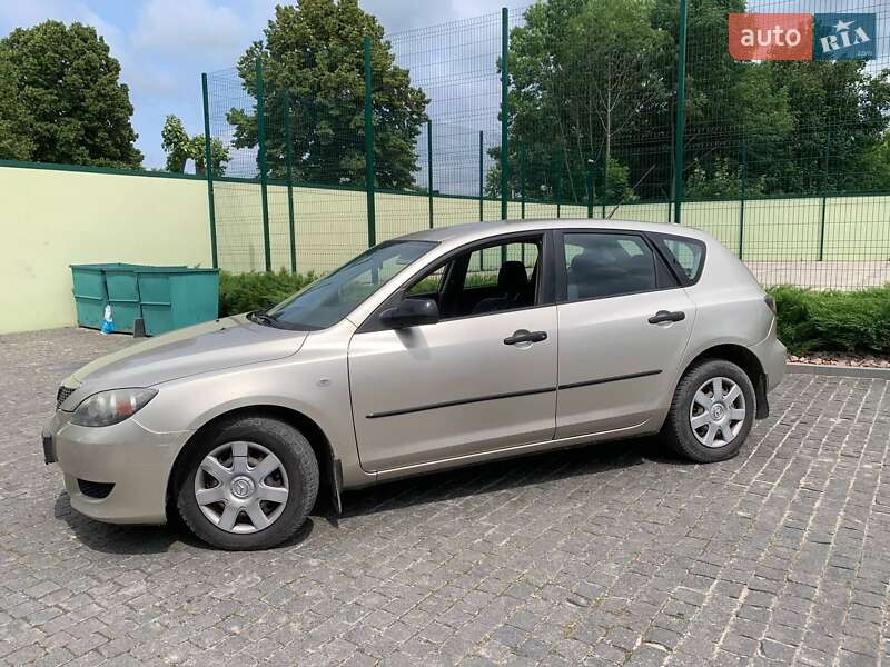 Хэтчбек Mazda 3 2005 в Коростышеве