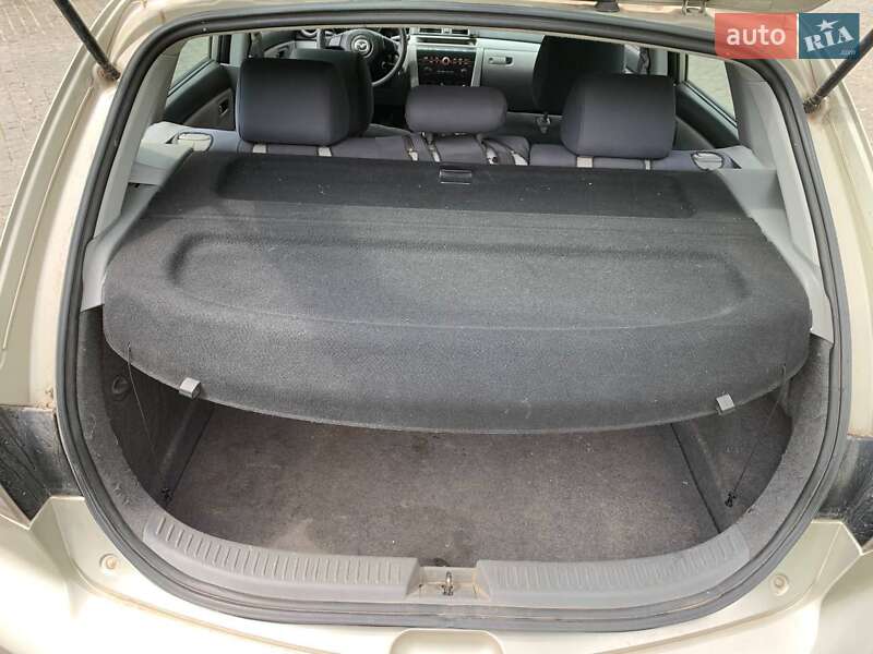 Хэтчбек Mazda 3 2005 в Коростышеве