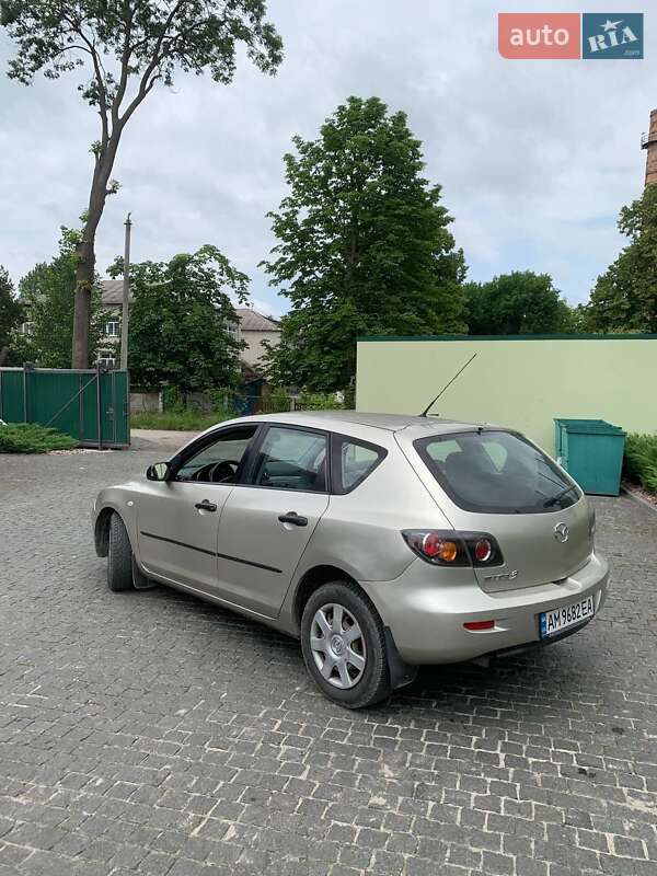 Хэтчбек Mazda 3 2005 в Коростышеве