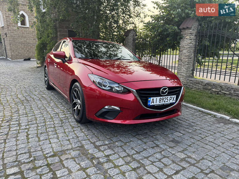 Седан Mazda 3 2015 в Ирпене