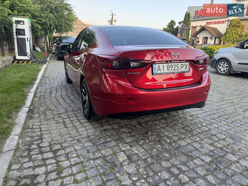 Седан Mazda 3 2015 в Ирпене