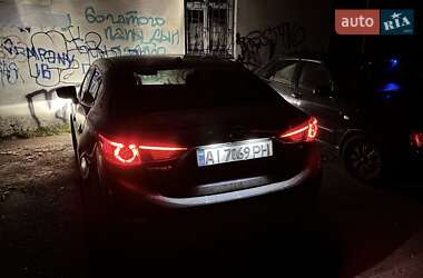 Седан Mazda 3 2015 в 