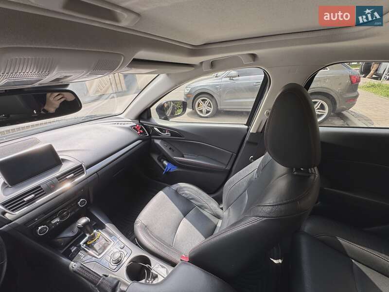 Седан Mazda 3 2015 в Софіївській Борщагівці