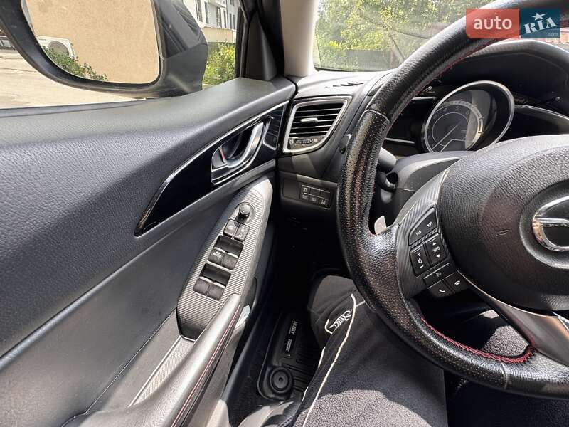 Седан Mazda 3 2015 в Софіївській Борщагівці